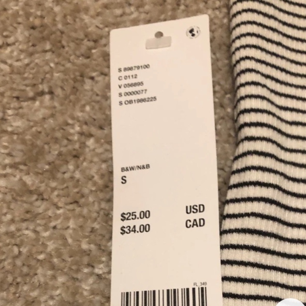 NWT Urban Outfitters BDG Top SM Petite Black & Ivory Striped Ruffle Short Sleeve - Picture 5 of 9